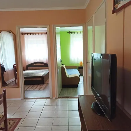 Klimatizalt, Medences, Jakuzzis Nyaralo A Balatonnal! Кёрёшхедь