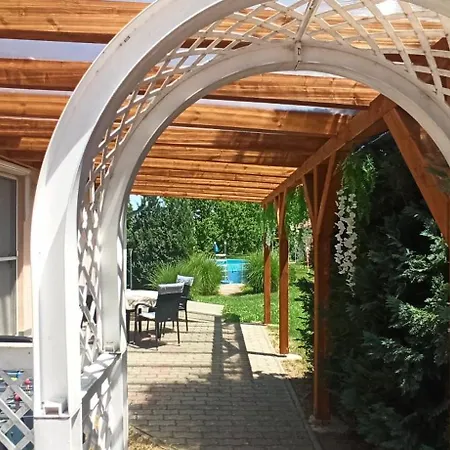 Klimatizalt, Medences, Jakuzzis Nyaralo A Balatonnal! * Кёрёшхедь