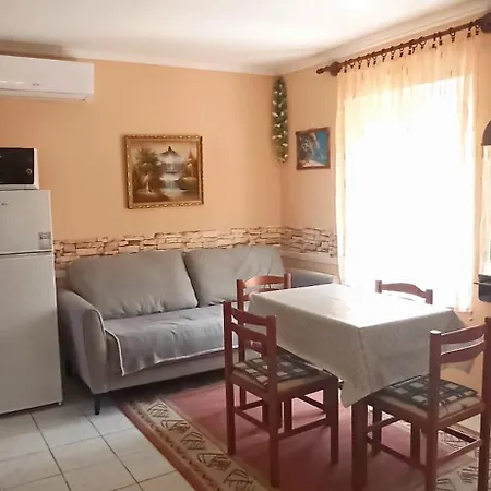 Klimatizalt, Medences, Jakuzzis Nyaralo A Balatonnal! * Kőröshegy