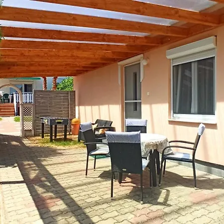 Klimatizalt, Medences, Jakuzzis Nyaralo A Balatonnal! Гостевой дом *