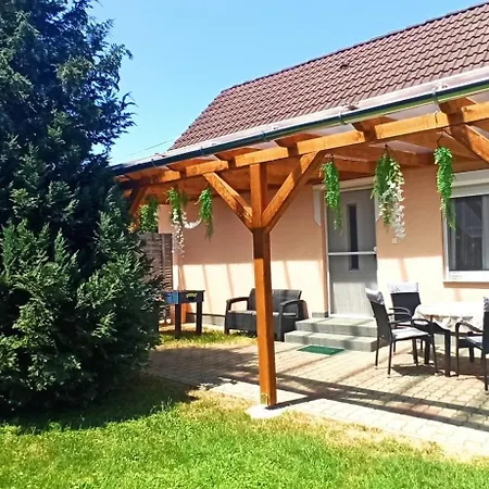 Klimatizalt, Medences, Jakuzzis Nyaralo A Balatonnal! * Кёрёшхедь